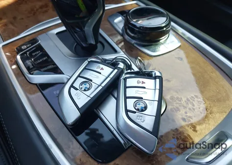 2019 BMW 750I xDrive из США, поврежденный, VIN WBA7F2C51KB239352